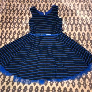 (Beautees) Beautiful and elegant girls dress